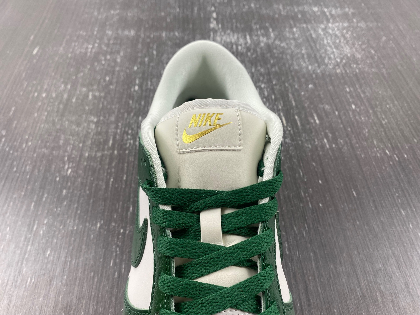 nike dunk low lx wmns gorge green fj2260-002