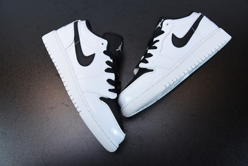 air jordan 1 low white black 553560-103
