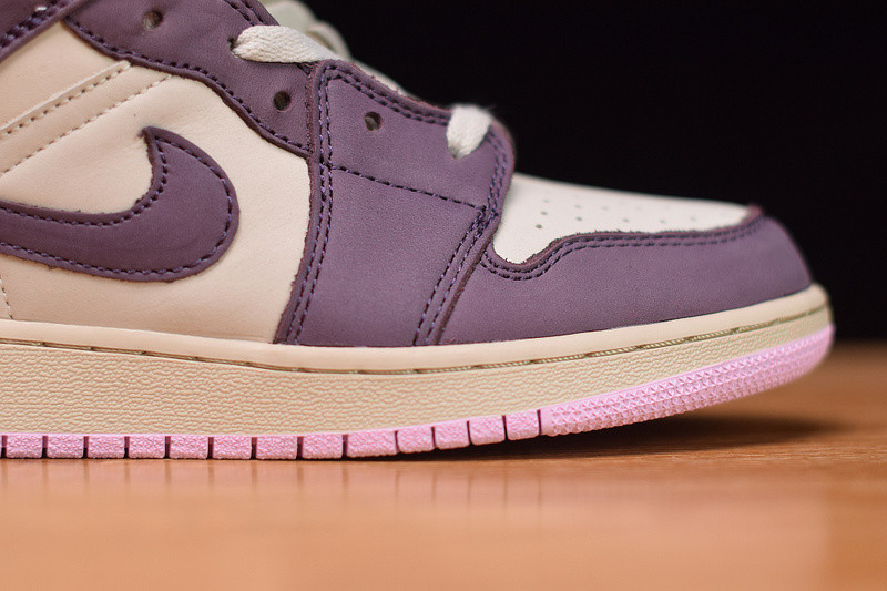 air jordan 1 mid "purple dust" 555112-500