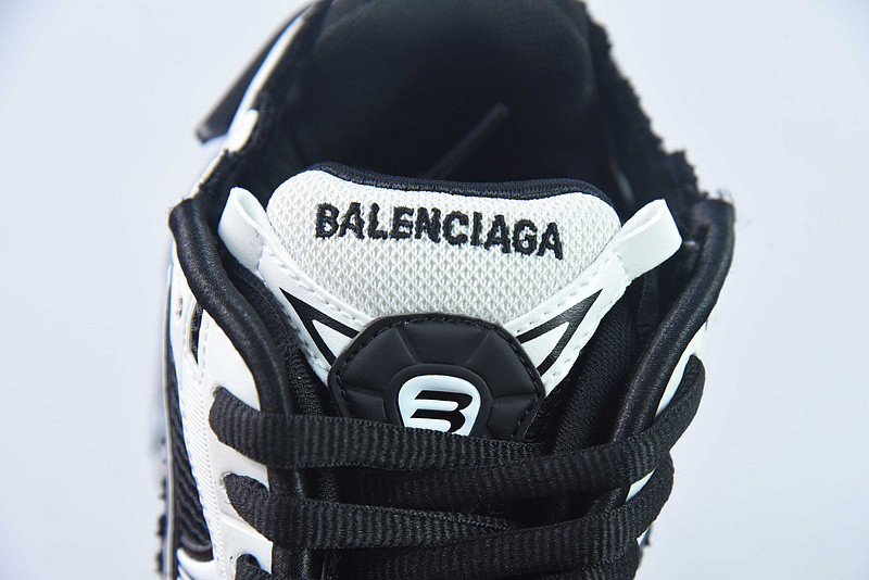 Ba*len*cia*ga runner sneaker