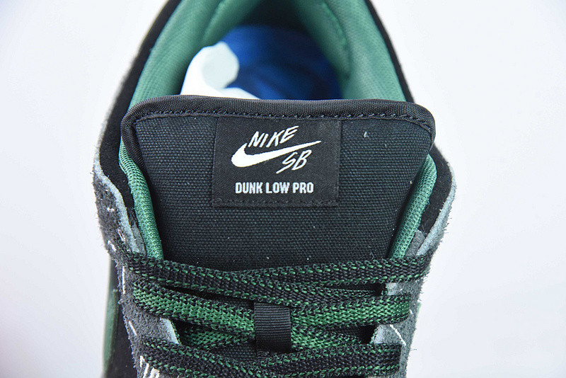 there skateboards x nike sb dunk low hf7743-001